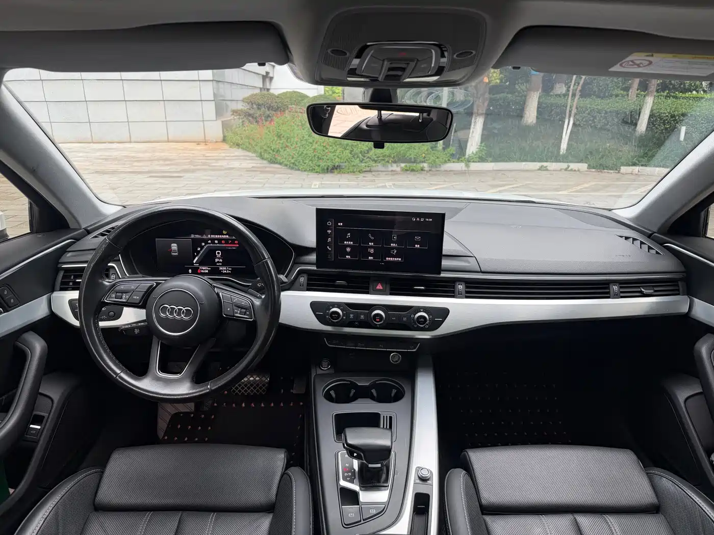 Фото 6 - Audi A4L