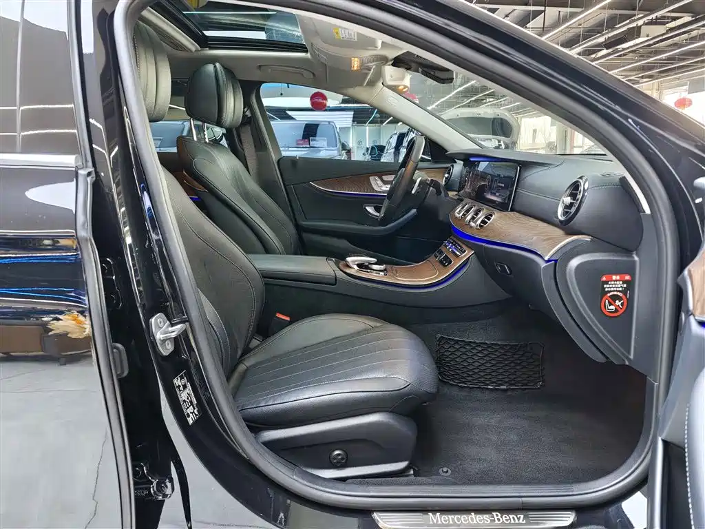 Mercedes-Benz E-Class 2018 E 300 L Fashion фото 8