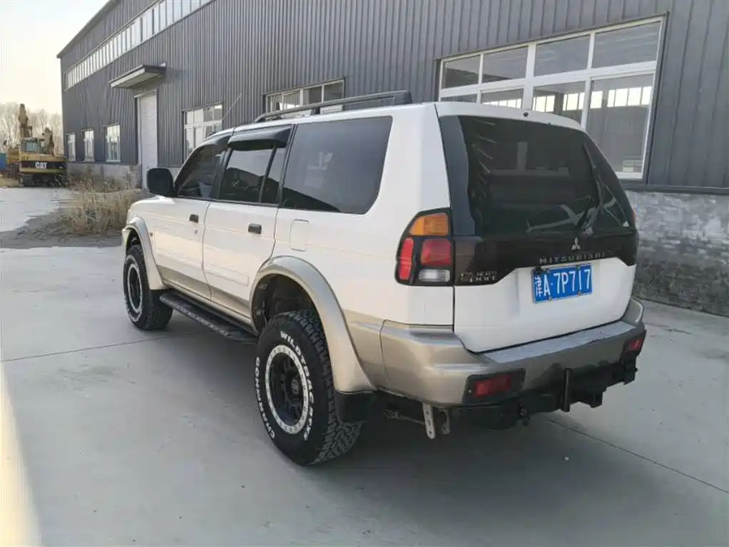 Mitsubishi Pajero Sport 2004 Model 3.0L Manual 4WD GLS фото 7