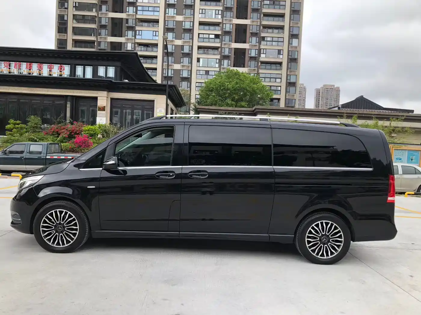 Mercedes-Benz V-Class 2018 V 260 L Premium Long Version China V фото 8