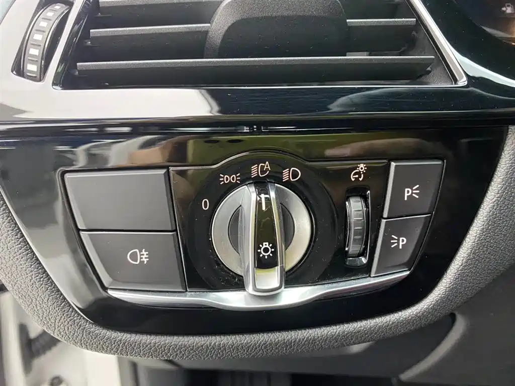 BMW 5 Series 2021 530Li Leading M Sport Package фото 29