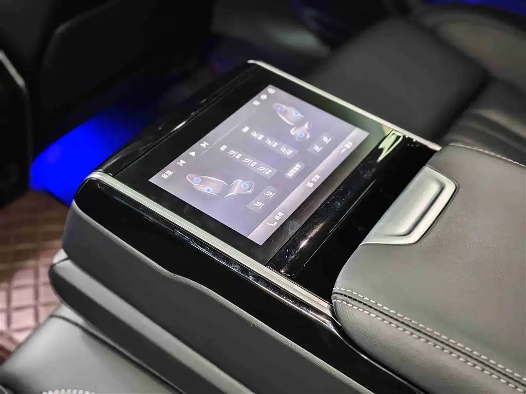 Hongqi H9 2023 2.0T Smart Connectivity Flagship Edition фото 4