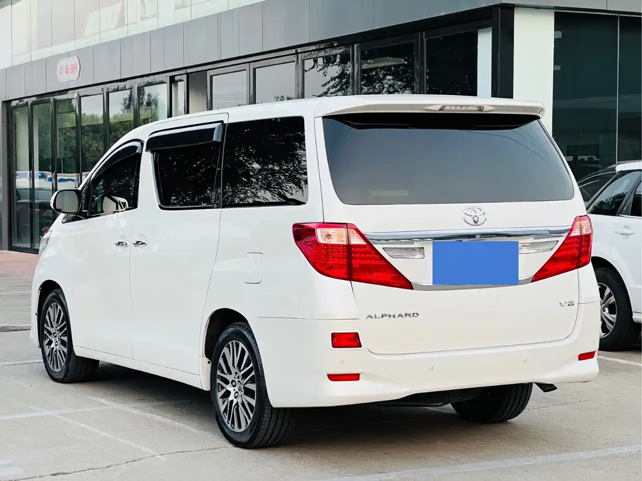 Toyota Alphard 2012 3.5L Luxury Edition фото 4