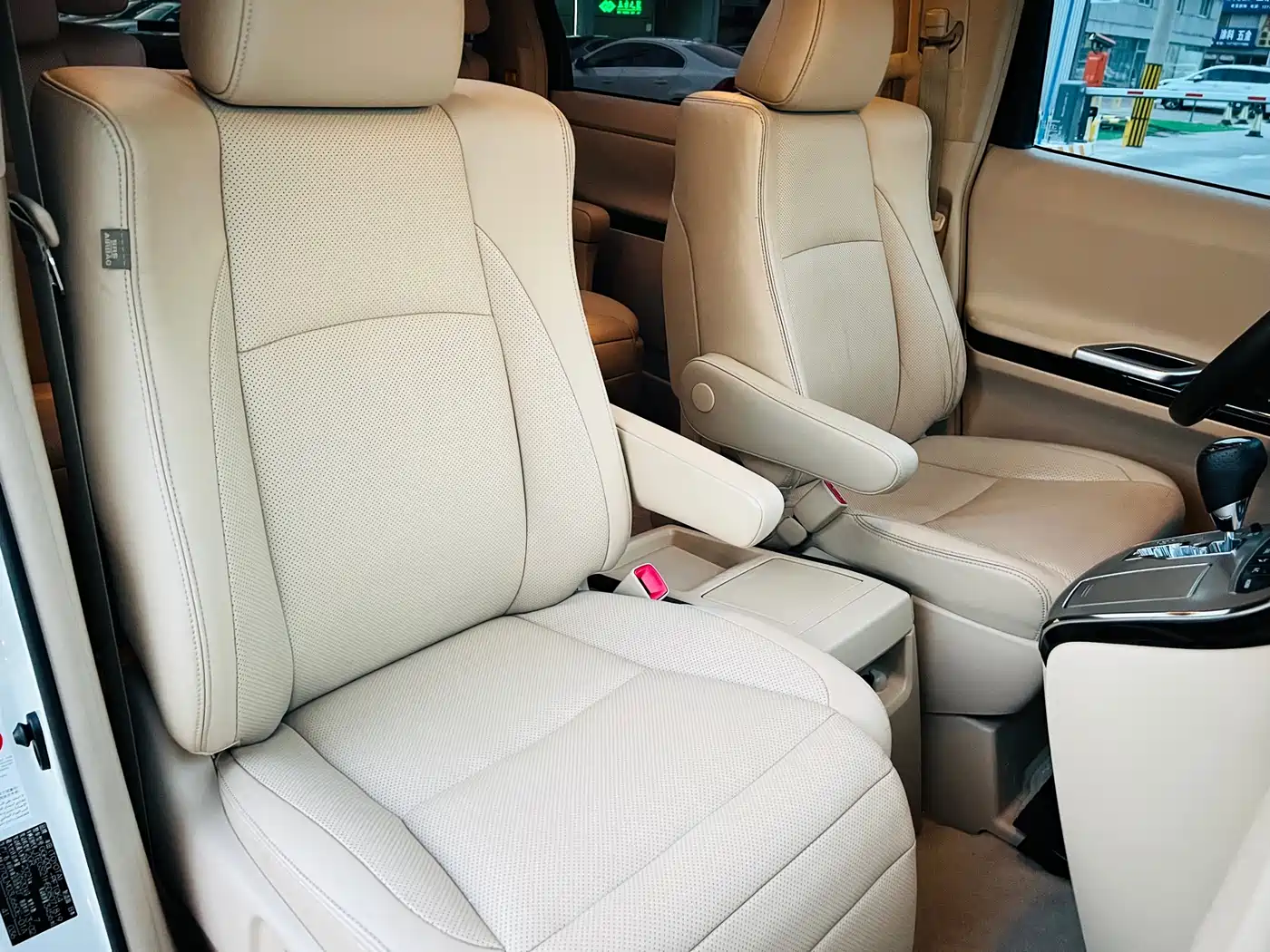 Toyota Alphard 2012 3.5L Luxury Edition фото 10