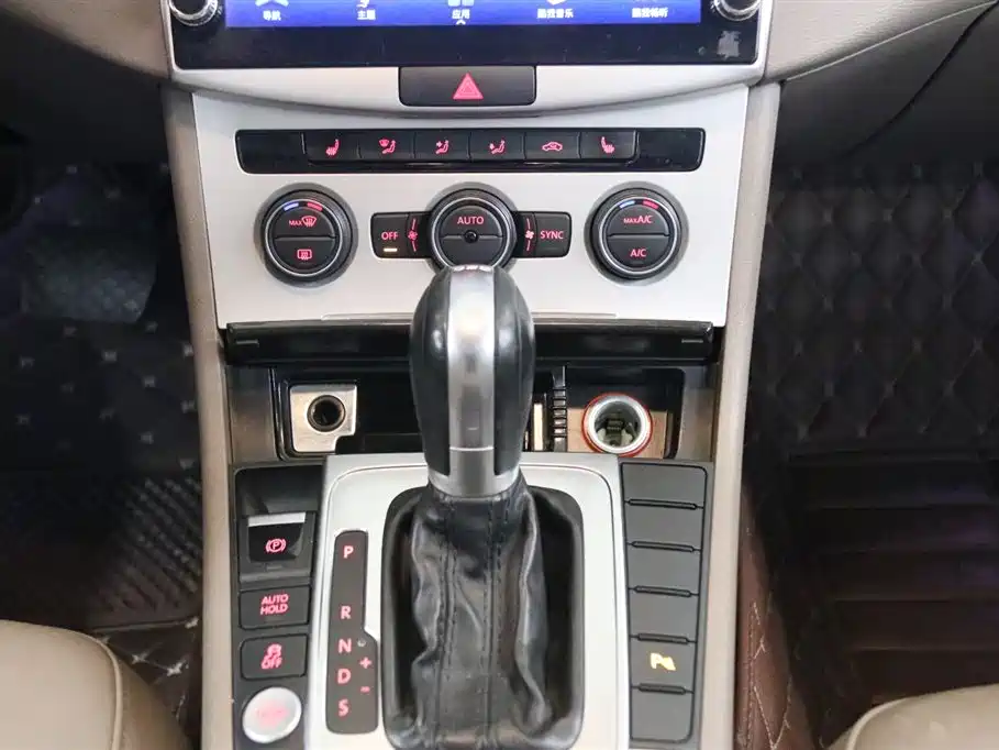 Volkswagen Magotan 2015 Facelift 1.8TSI Luxury фото 9