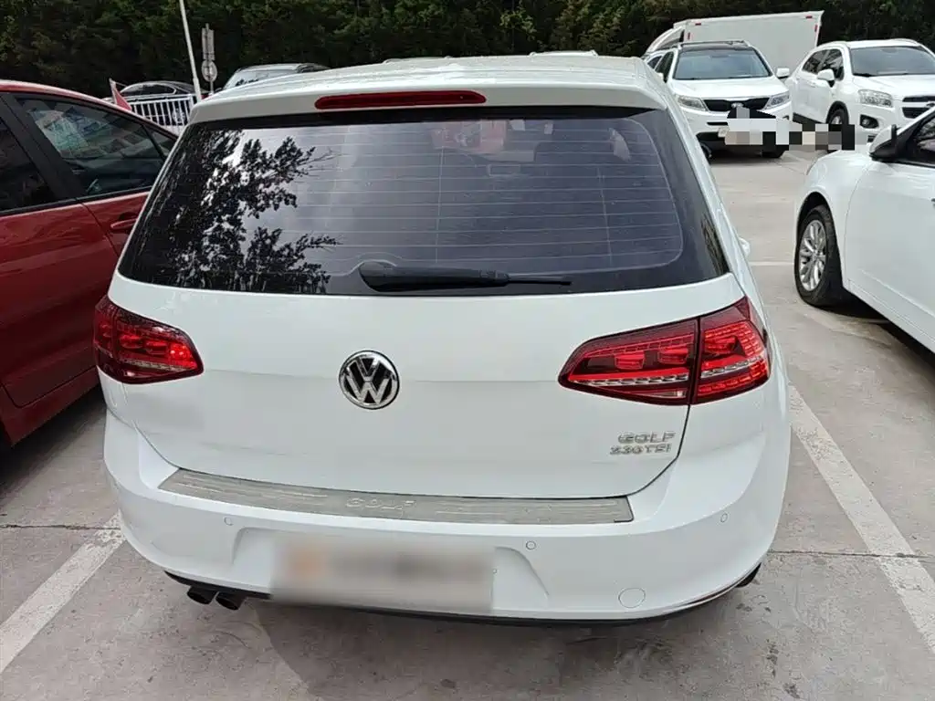 Volkswagen Golf 2017 230TSI Auto Comfort Millionth Anniversary Edition фото 6