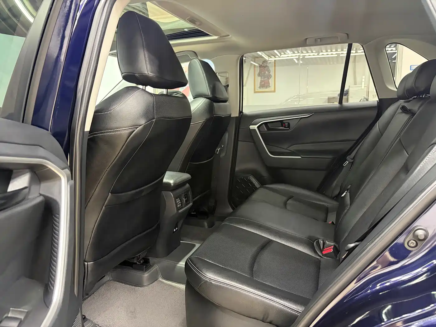 Toyota RAV4 Rongfang 2023 Hybrid 2.5L E-CVT 2WD Elite Edition фото 5