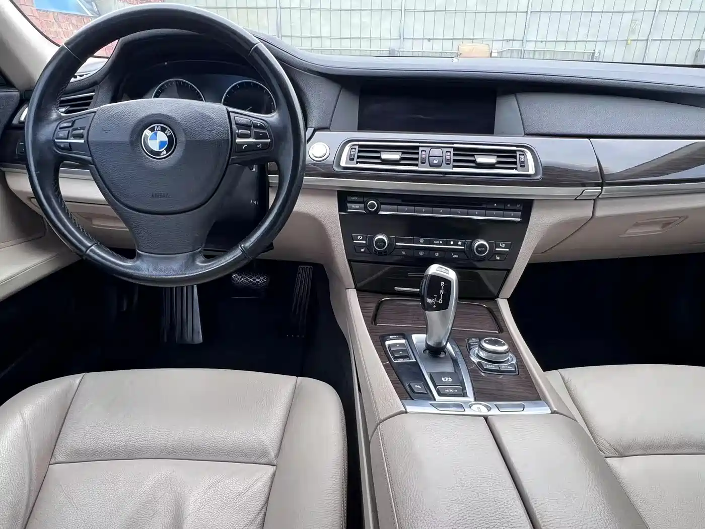 BMW 7 Series 2011 730Li Elegance фото 11