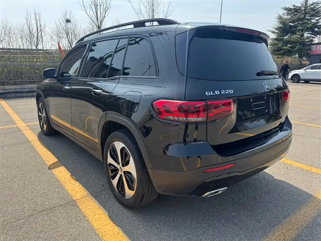 Mercedes-Benz GLB 2022 GLB 220 4MATIC фото 6