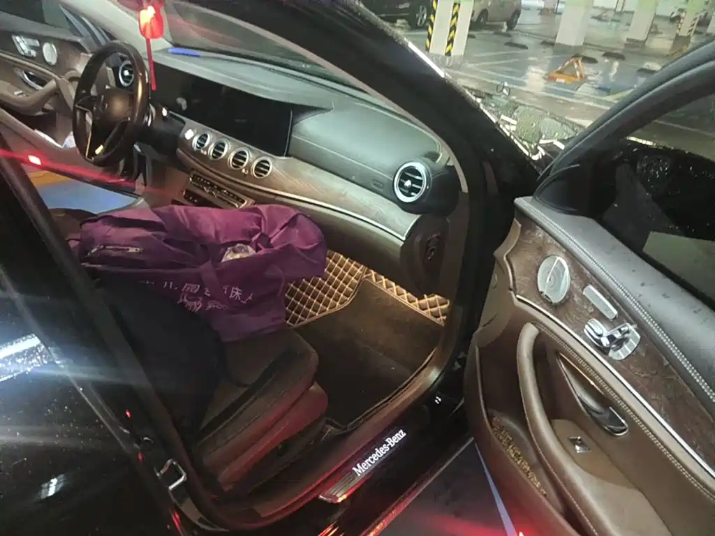 Mercedes-Benz E-Class, миниатюра 13