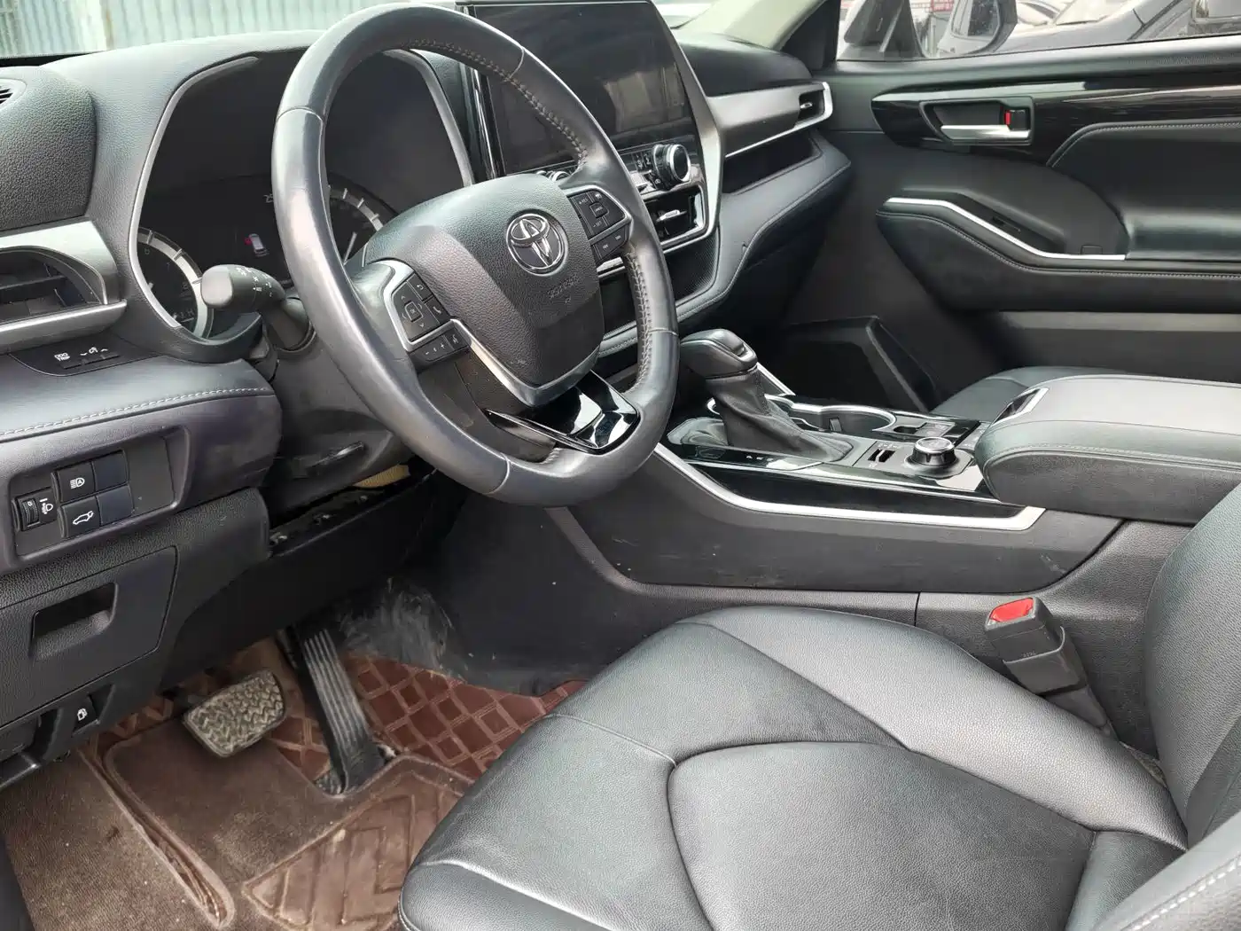 Фото 4 - Toyota Highlander