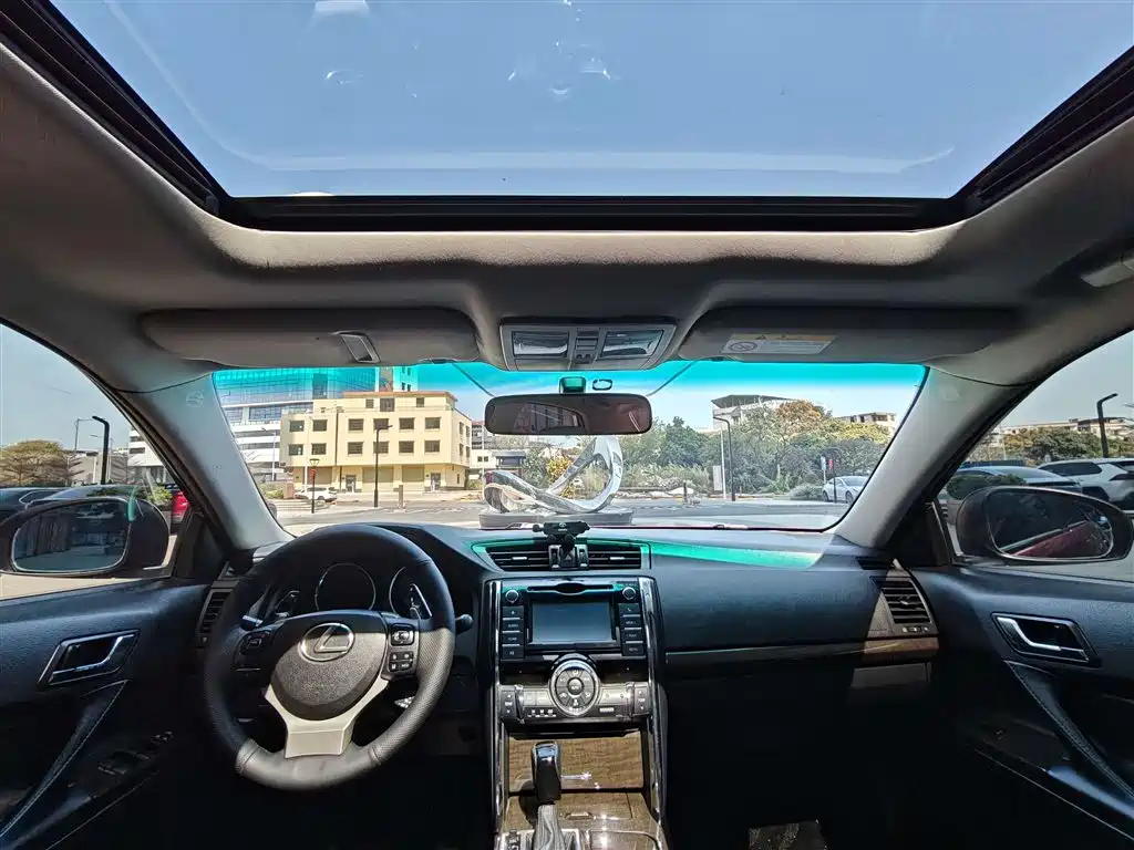 Toyota Reiz 2013 2.5V Premium Edition фото 12