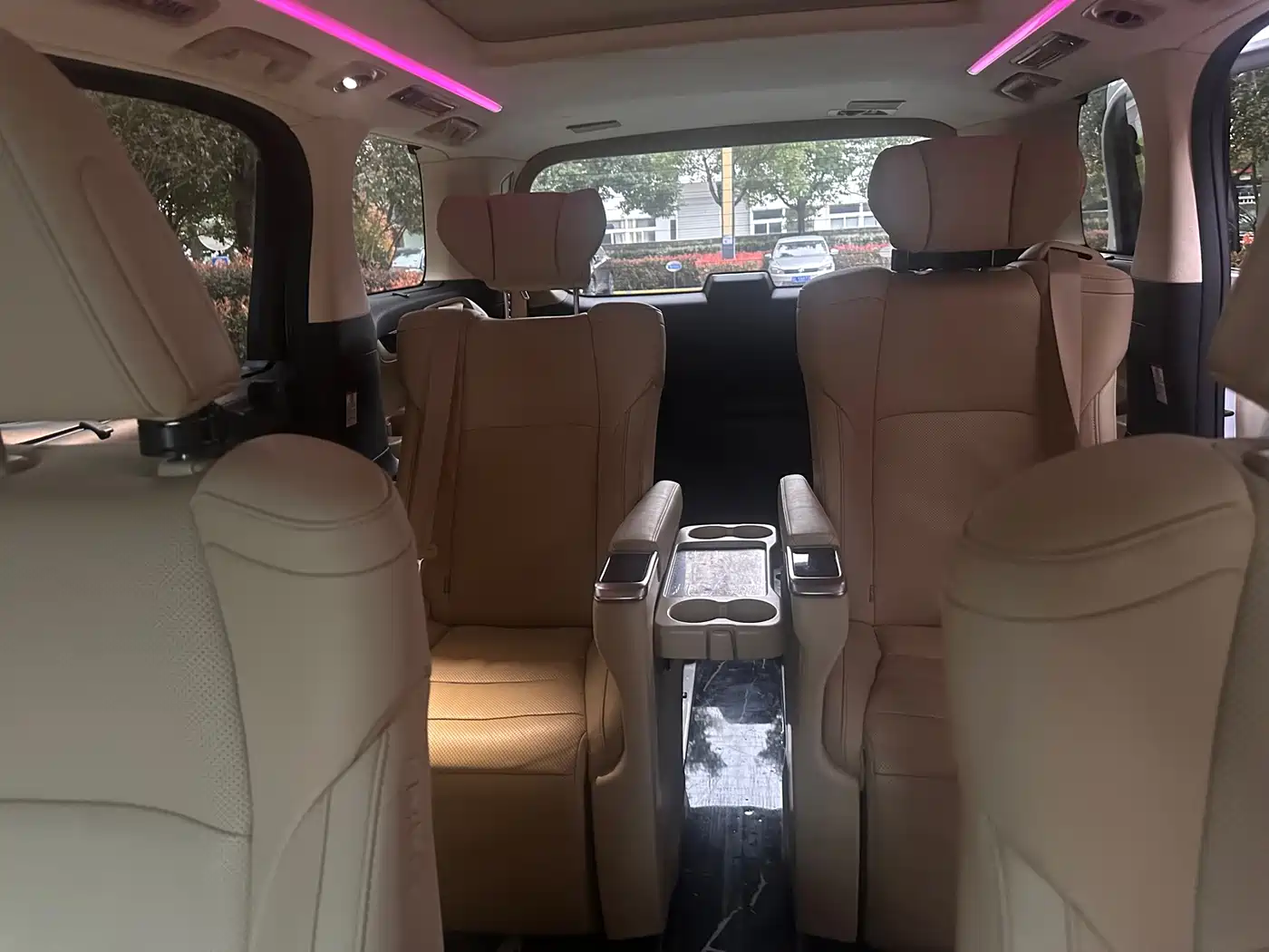 Toyota Alphard 2021 Hybrid 2.5L Luxury фото 8