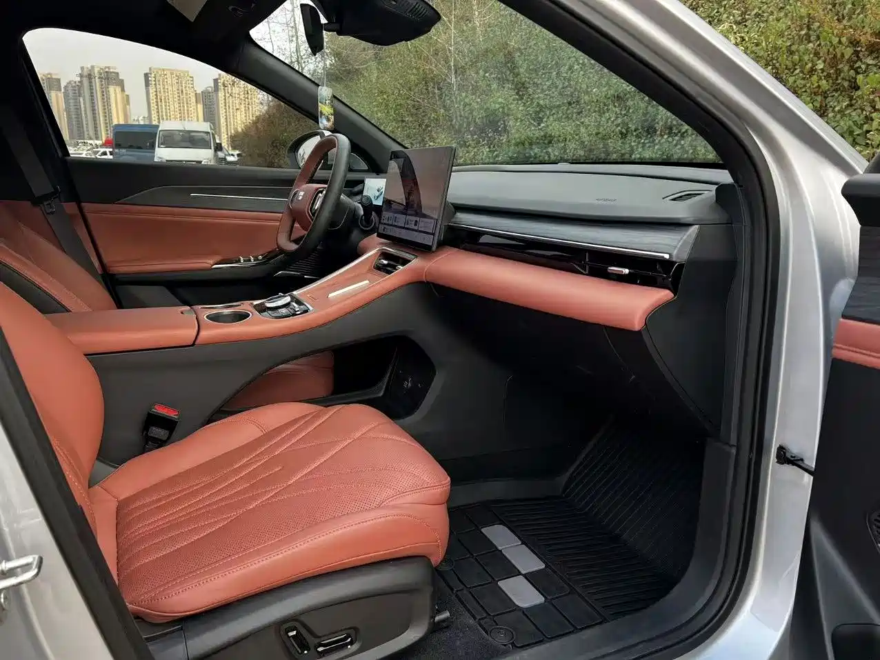 Geely Galaxy Galaxy L6 2025 EM-i 140km Starship Edition фото 4