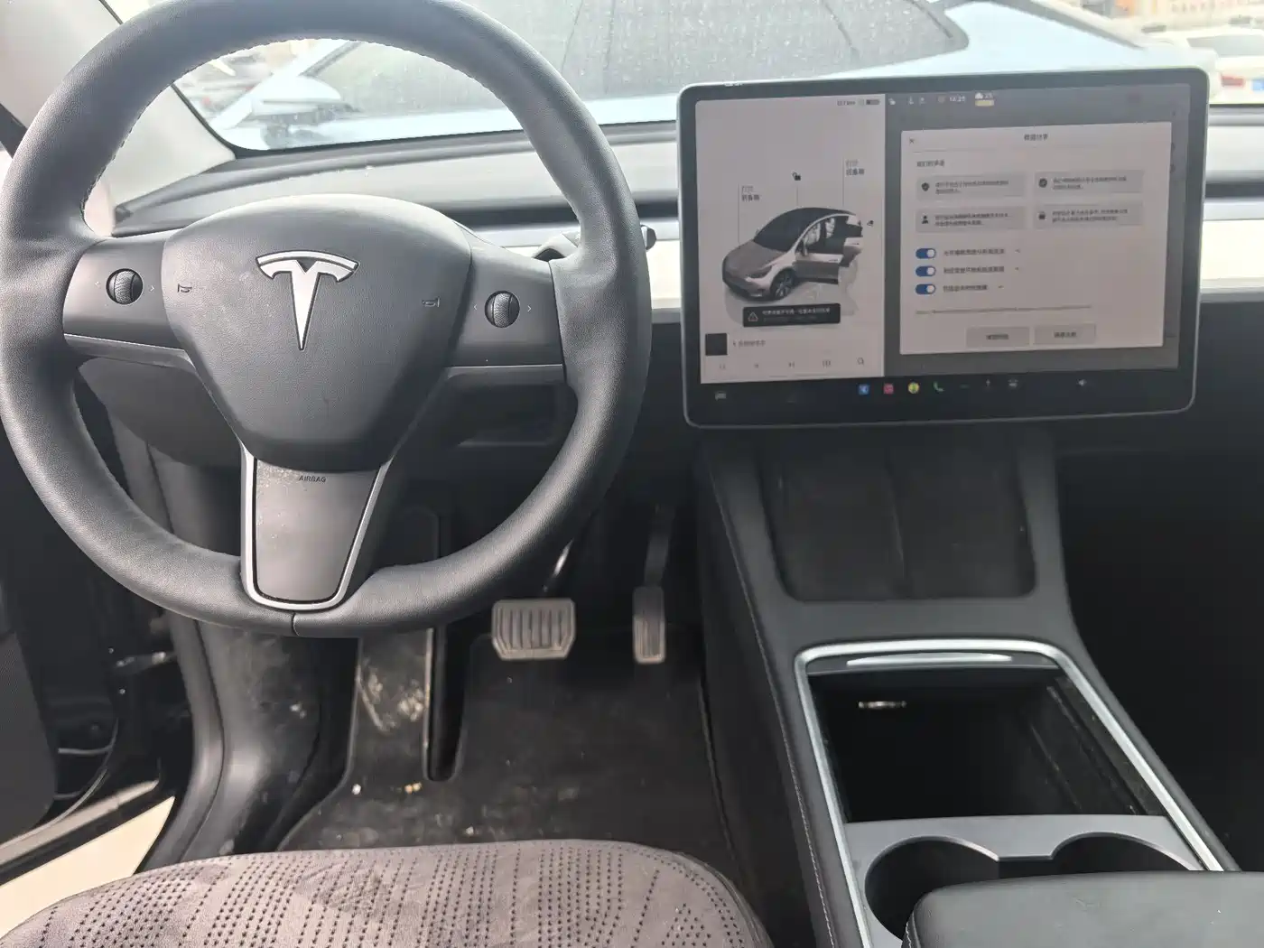 TESLA MODEL Y