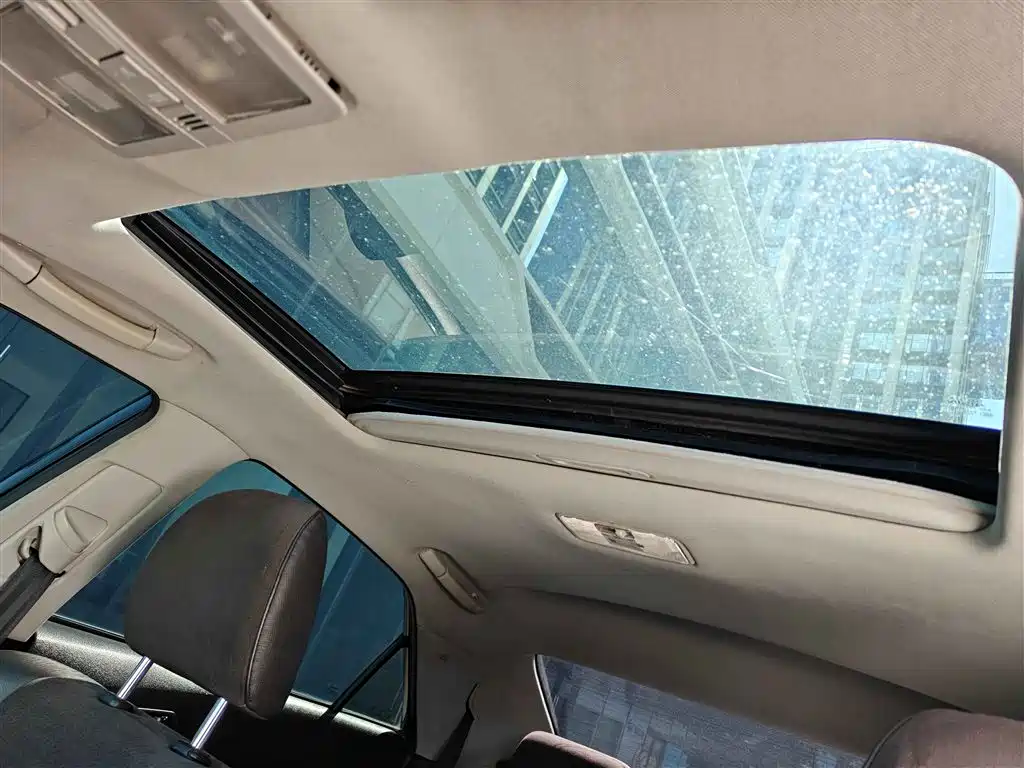 Toyota Reiz 2013 2.5V Premium Edition фото 18