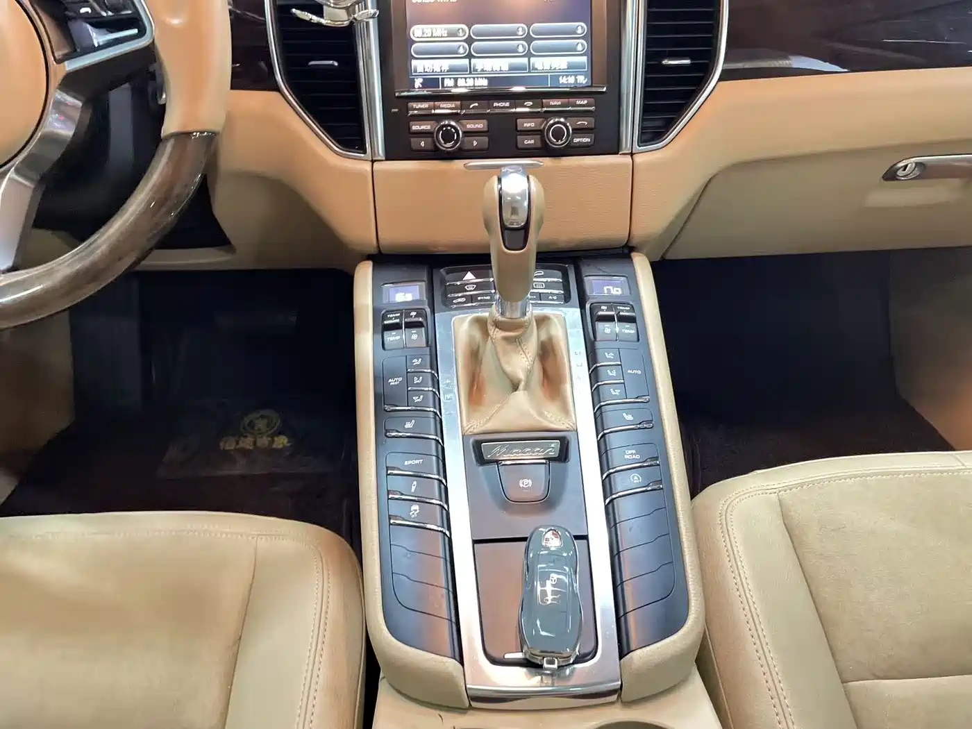Porsche Macan 2016 Macan 2.0T фото 12