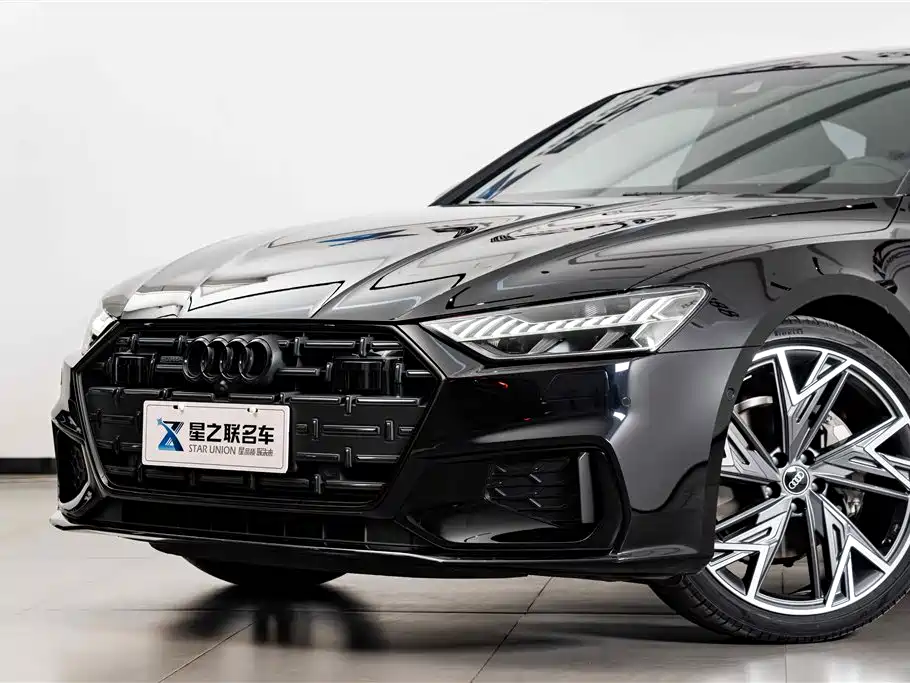 Audi A7L 2023 45 TFSI quattro S-line Black Warrior Edition фото 3