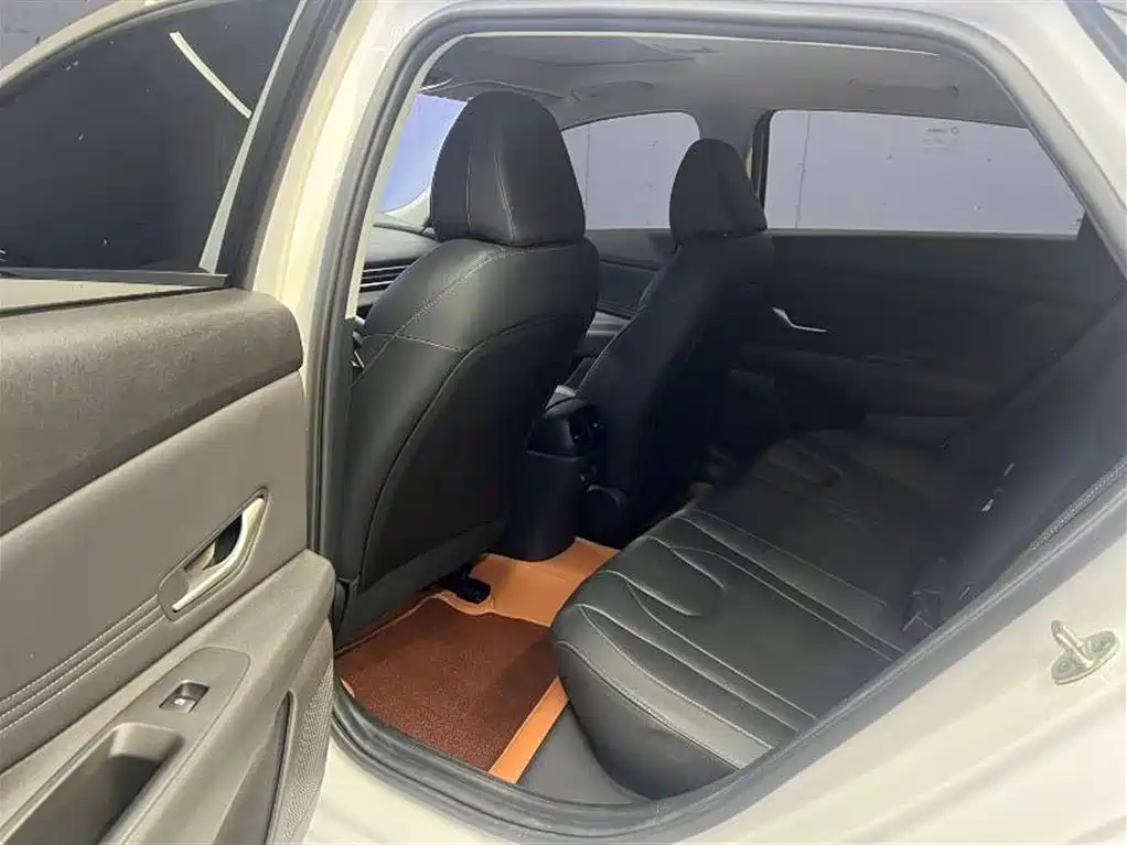 Hyundai Elantra 2023 1.5L CVT GLX Elite Edition фото 10