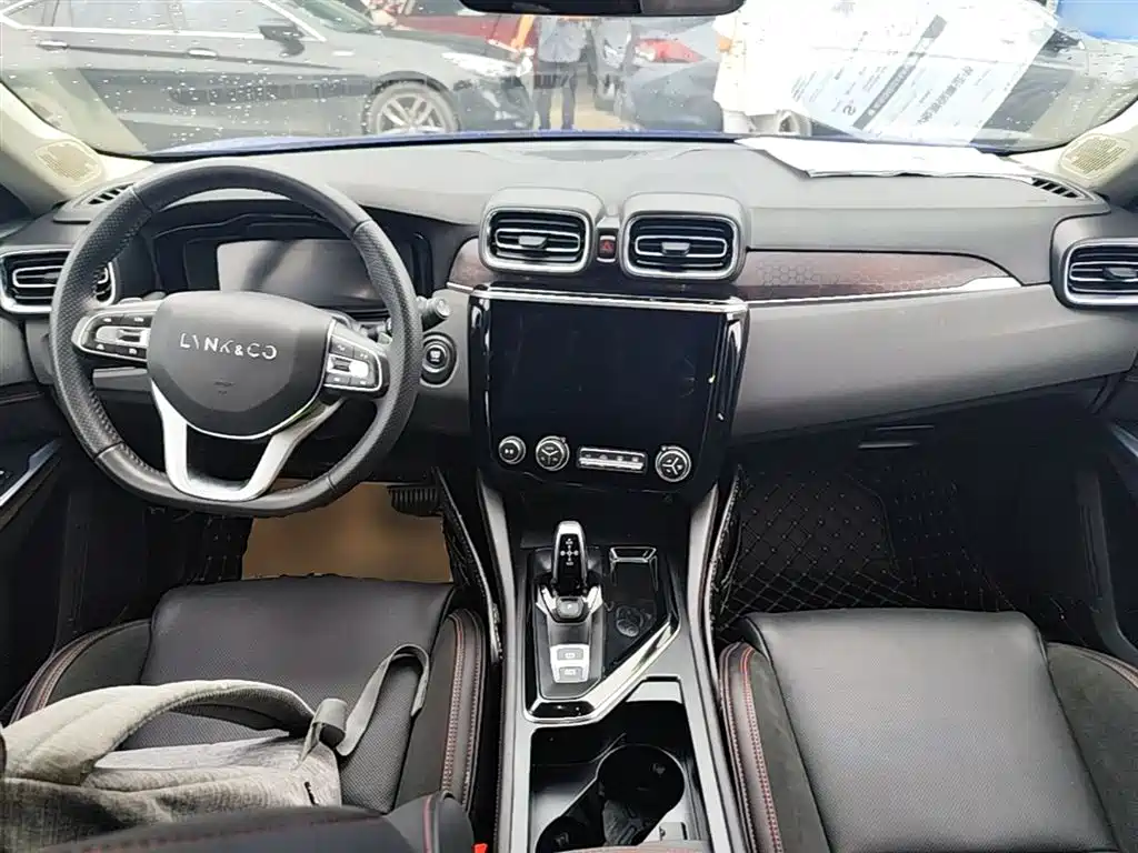 Lynk & Co 02 2019 1.5T DCT FWD Jin Pro Version China VI фото 10