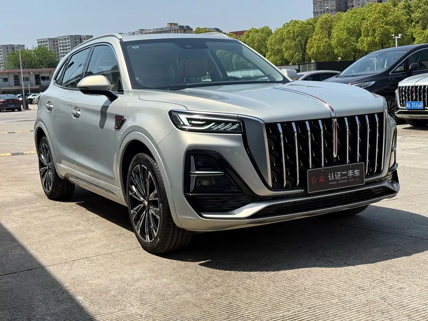 Hongqi HS5 2023 2.0T 4WD Flag Leader Pro фото 3