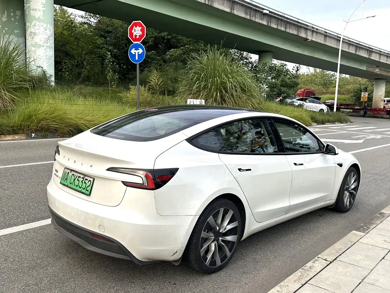 Фото 9 - Tesla Model 3