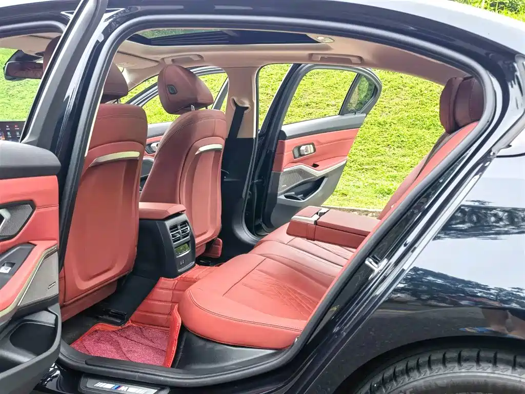 BMW 3 Series 2024 325Li M Sport Shadowline Package фото 10