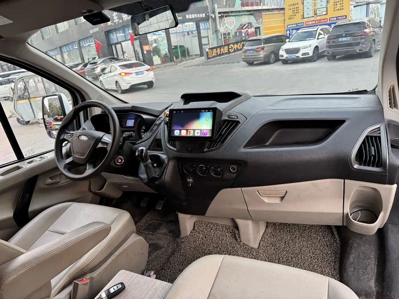 Ford Transit 2019 2019 2.0T Diesel Business Travel Short Wheelbase Low Roof 7-seater China VI