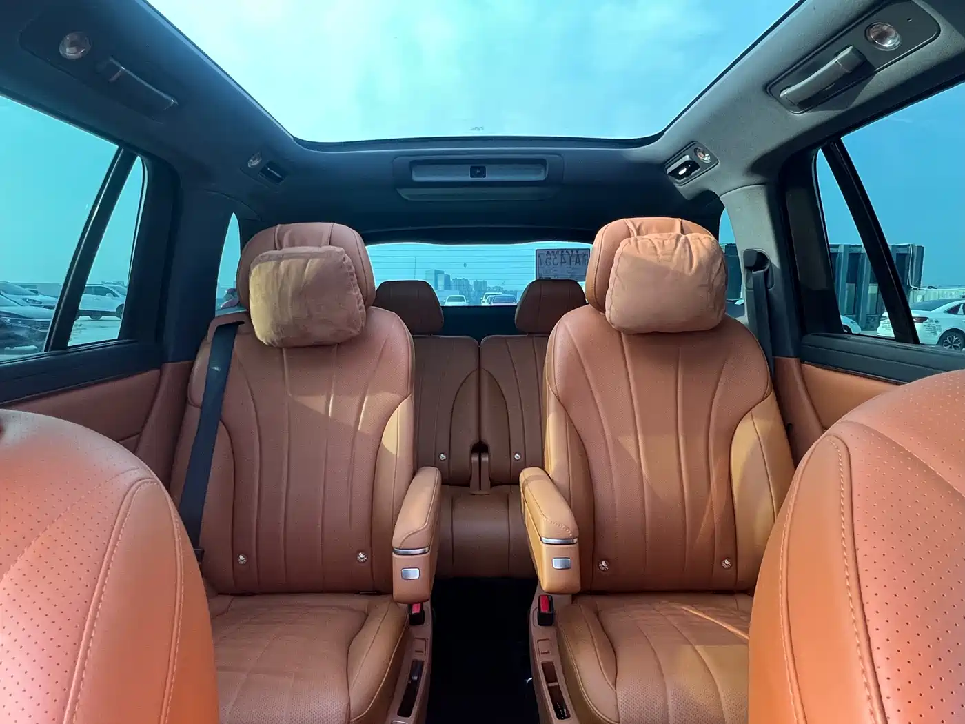 AITO Wenjie AITO M8 2025 Extended Range Ultra 53.4kWh 6-Seater фото 9
