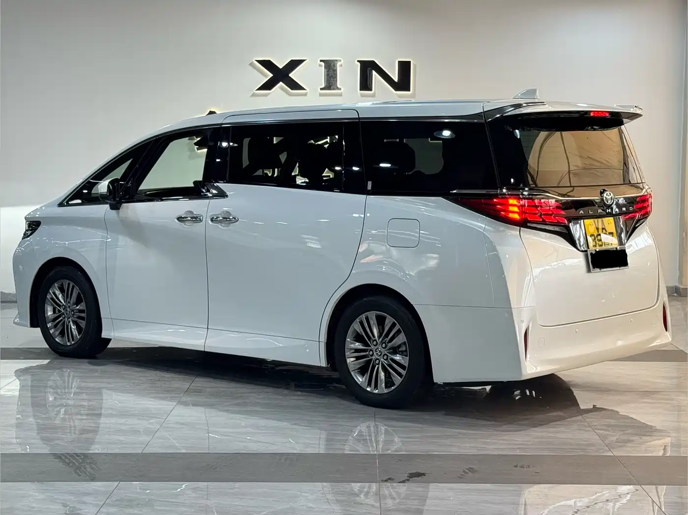 Toyota Alphard 2024 Hybrid 2.5L Prestige Edition фото 4