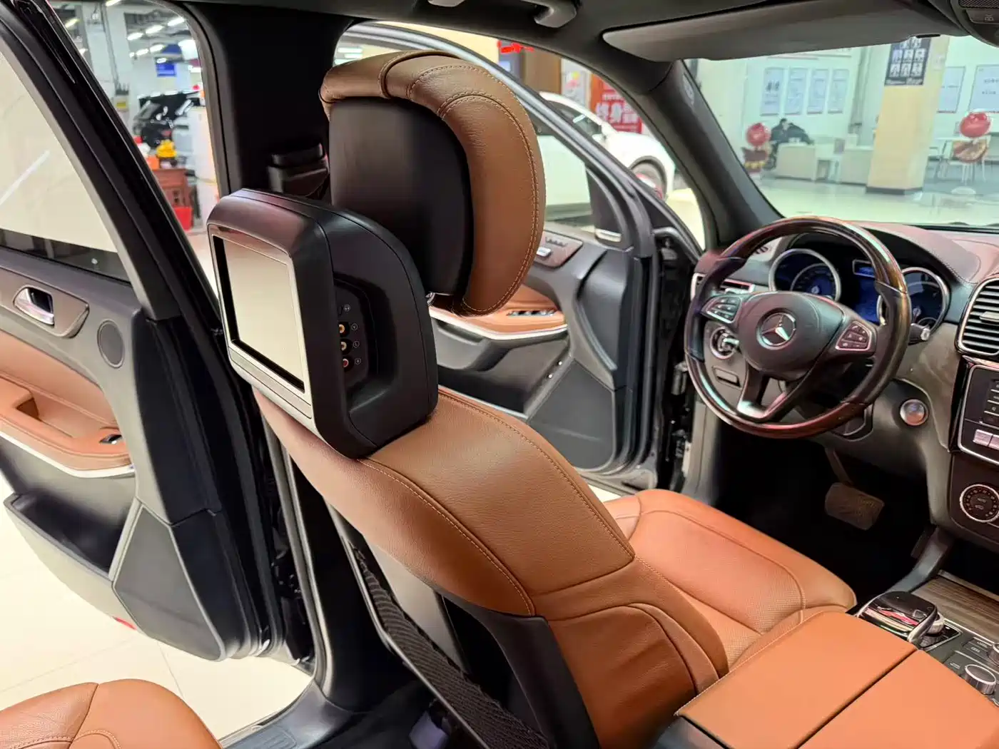 Mercedes-Benz GLS 2018 GLS 500 4MATIC фото 16