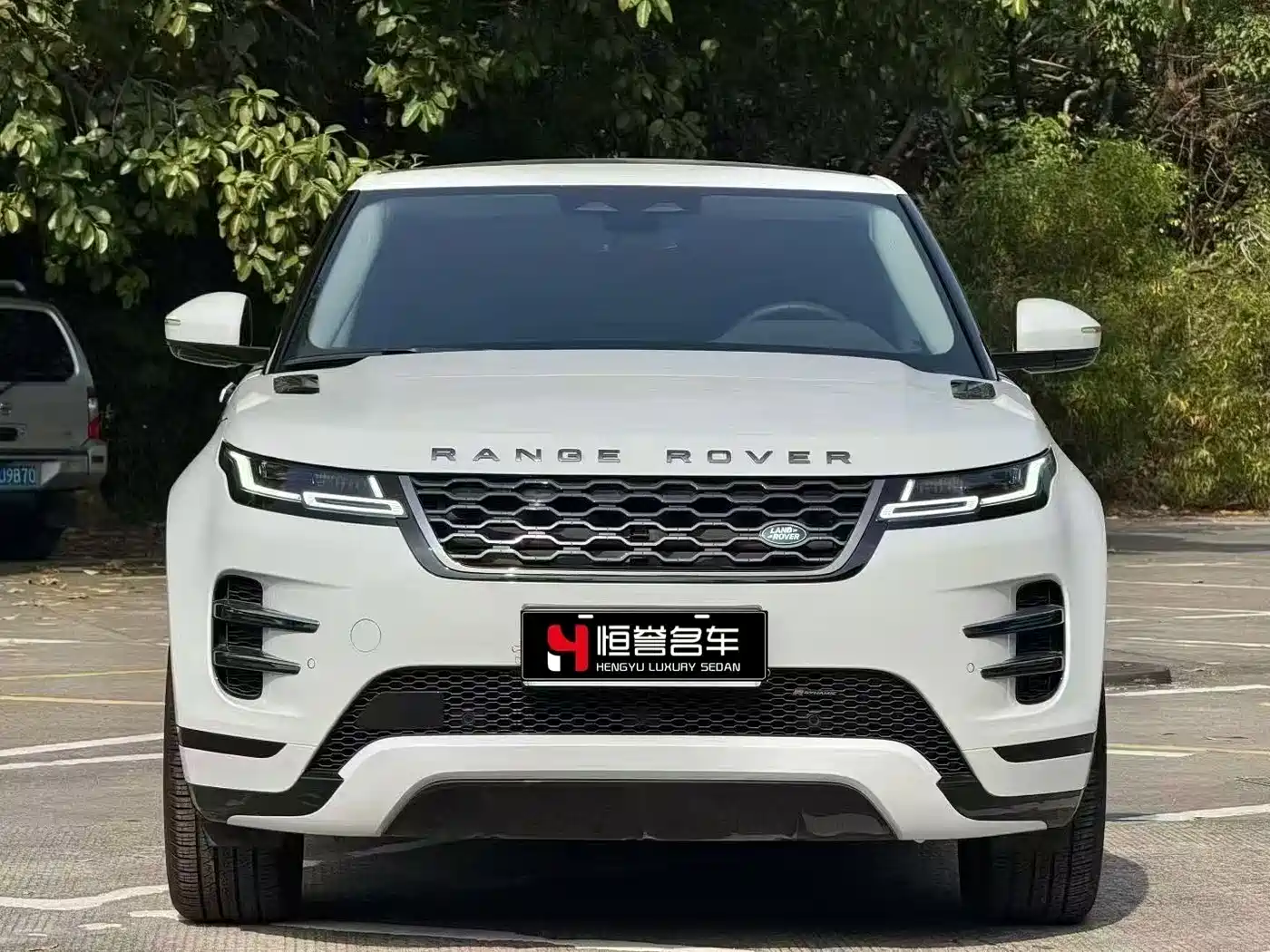 Land Rover Range Rover Evoque 2023 Range Rover Evoque L 200PS Elite Edition фото 2