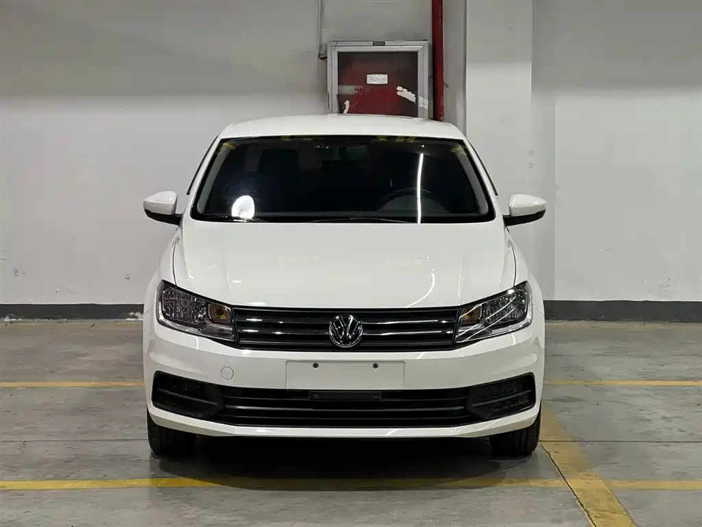 VOLKSWAGEN SANTANA
