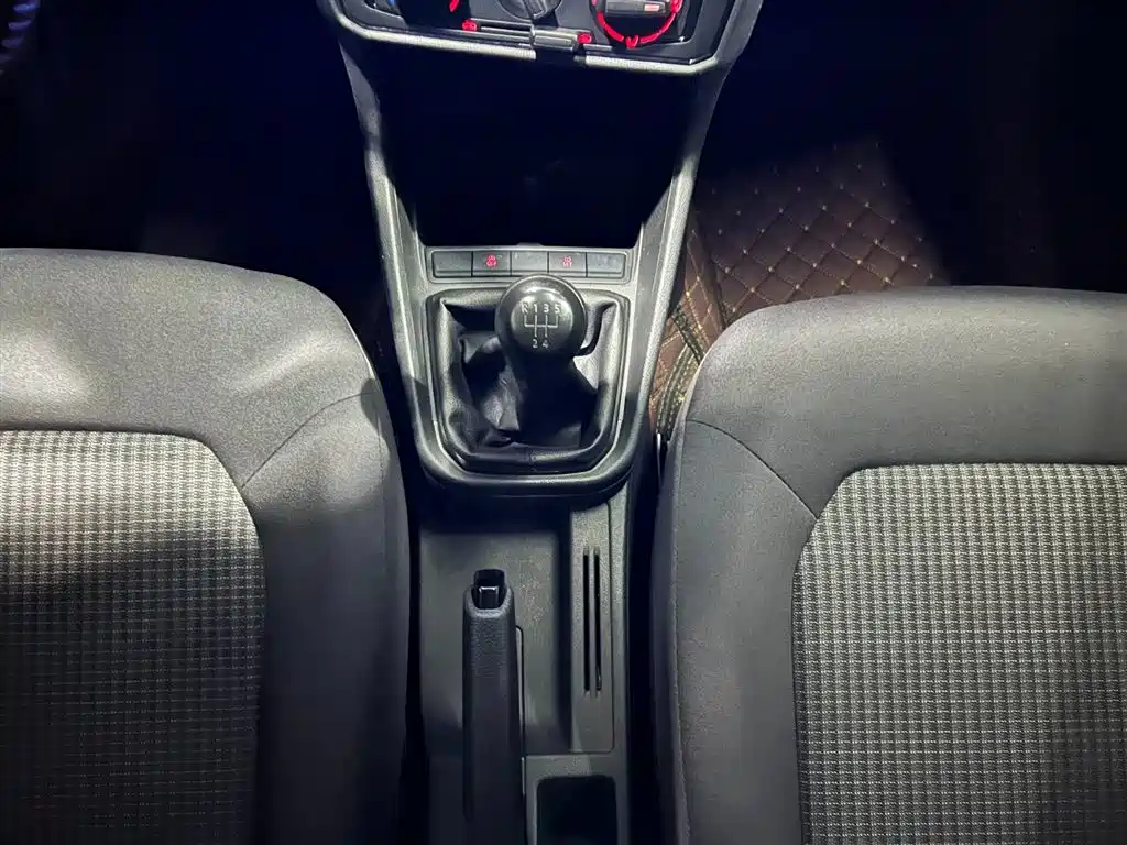 VOLKSWAGEN SANTANA