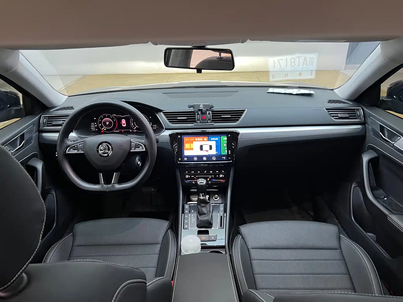 Škoda Superb 2025 Model TSI280 DSG Premium Edition фото 16