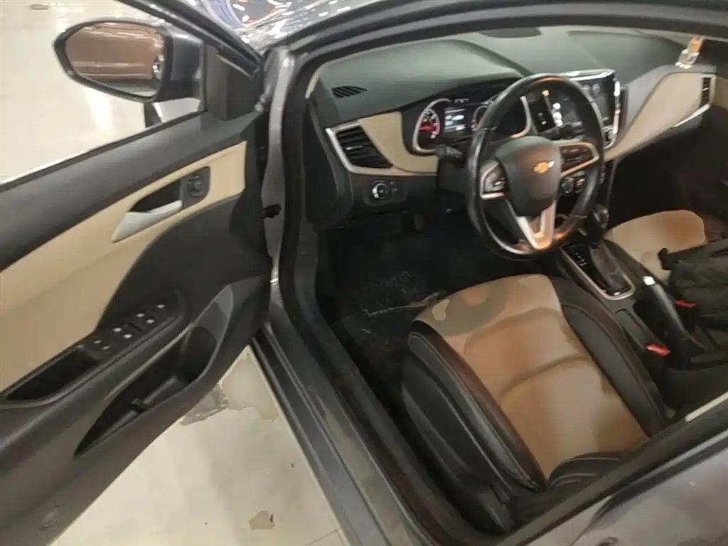 CHEVROLET CRUZE