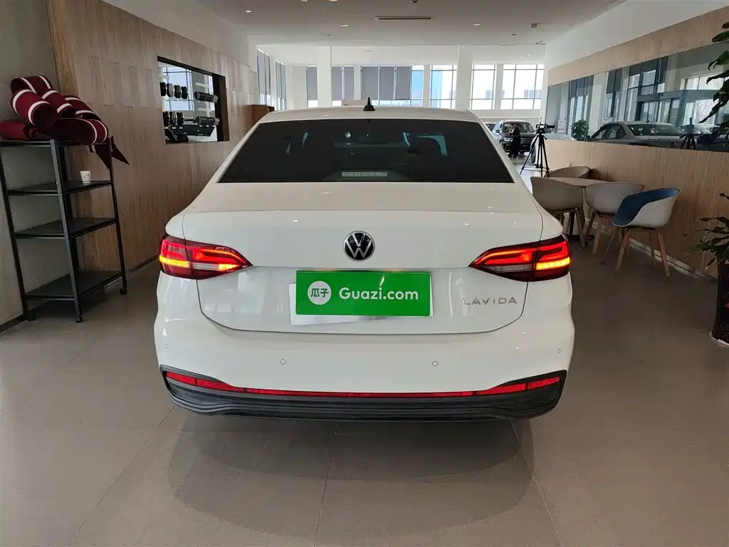 Volkswagen Lavida 2024 Model 1.5L Automatic Delight Edition фото 4