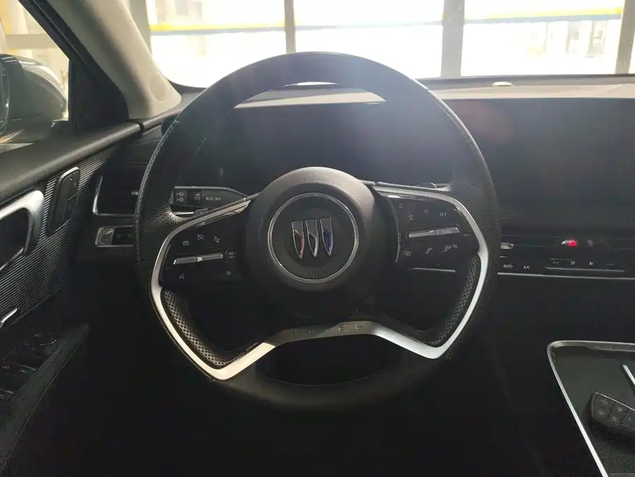 Buick LaCrosse 2025 2025 Model 28T Platinum Edition