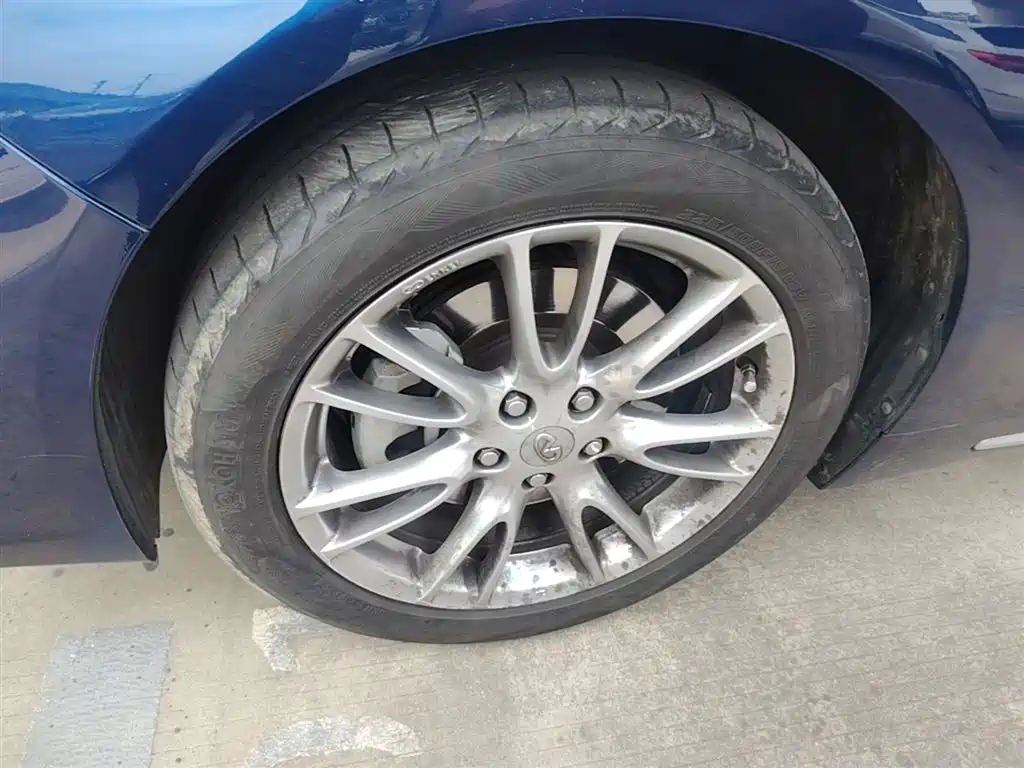 Фото 23 - Infiniti Q50L
