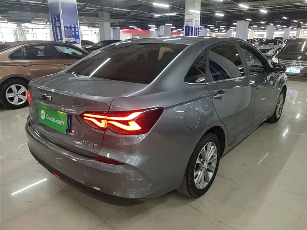 CHEVROLET CRUZE