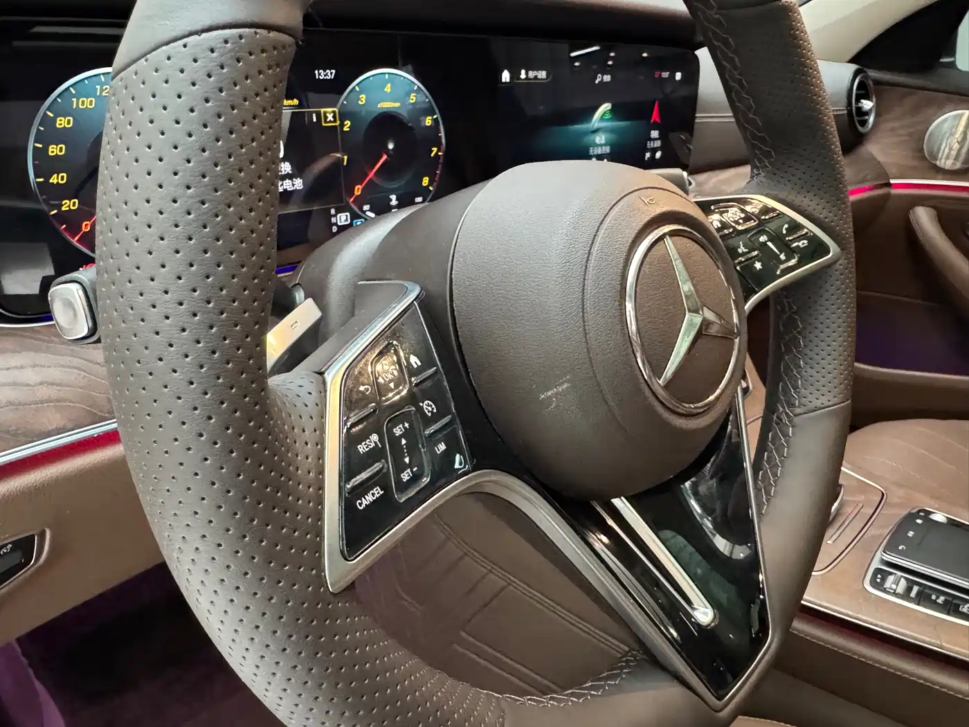 Mercedes-Benz E-Class 2022 Second Facelift E 300 L Luxury фото 23