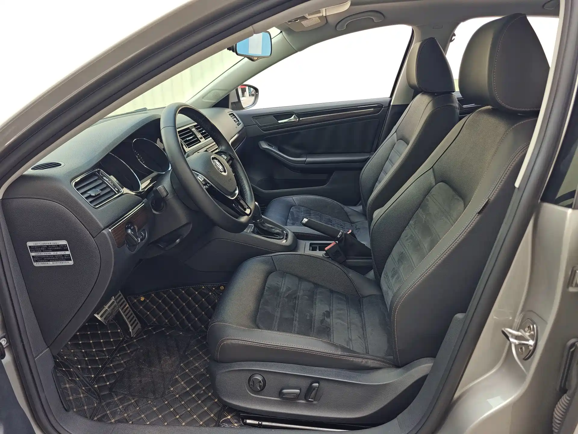 Фото 9 - Volkswagen Sagitar