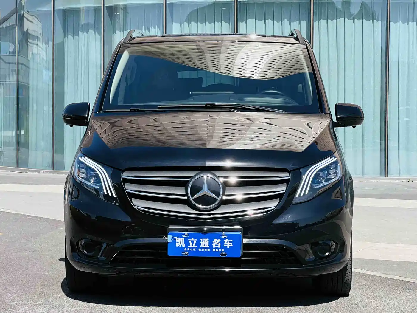 Mercedes-Benz Vito 2023 2.0T Elite 7-Seater фото 2