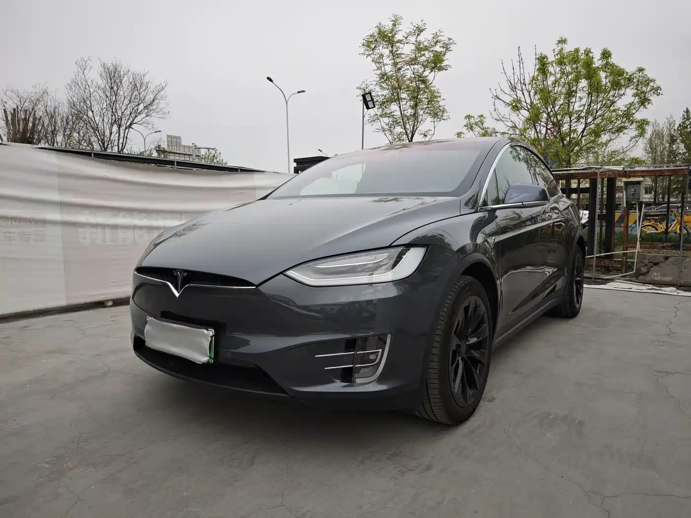 TESLA MODEL X