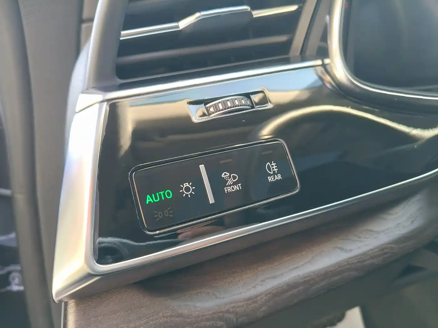 Audi Q8 2019 55 TFSI Luxury Dynamic фото 9