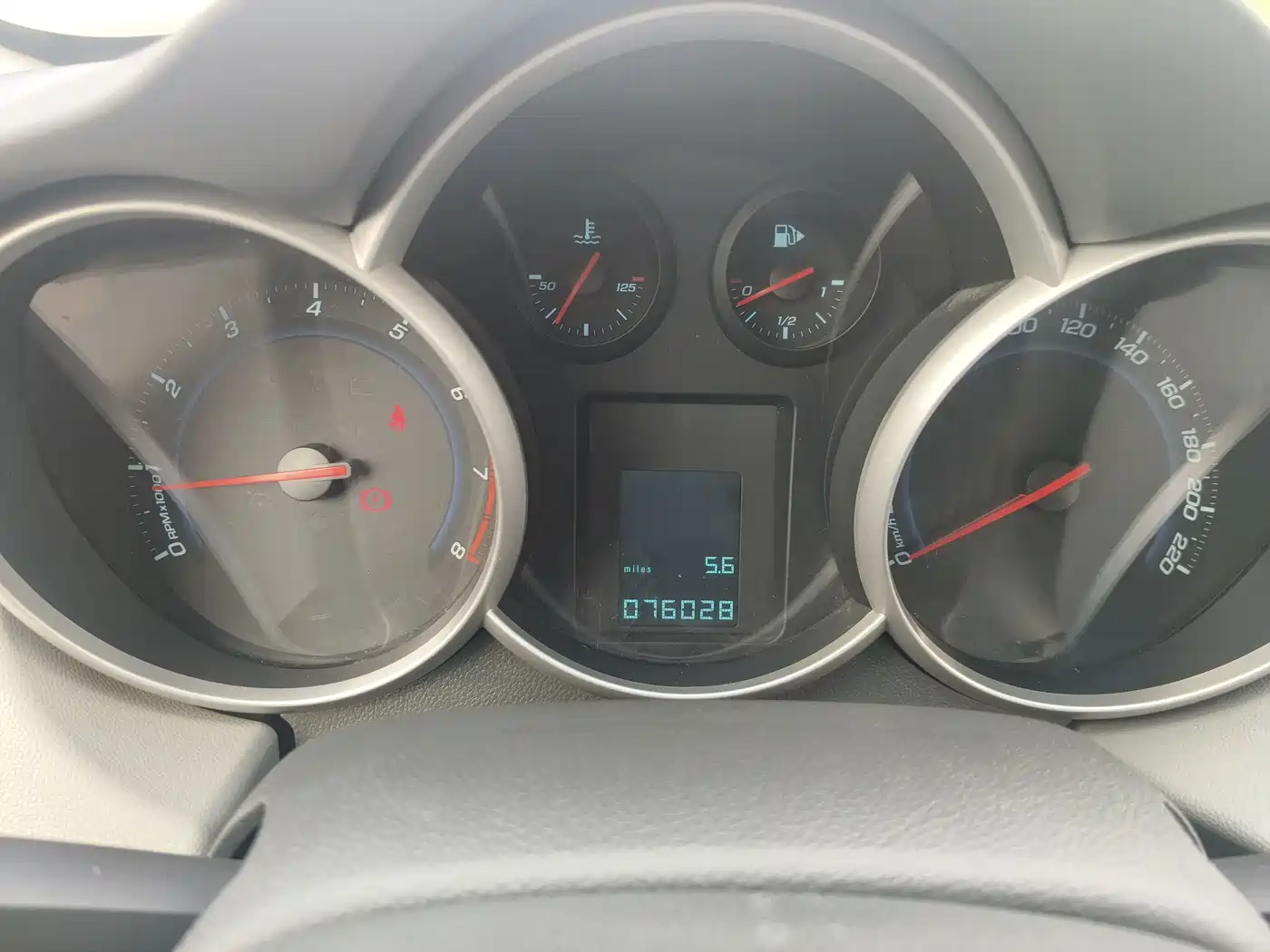 Chevrolet Cruze 2011 1.6L SL MT фото 4