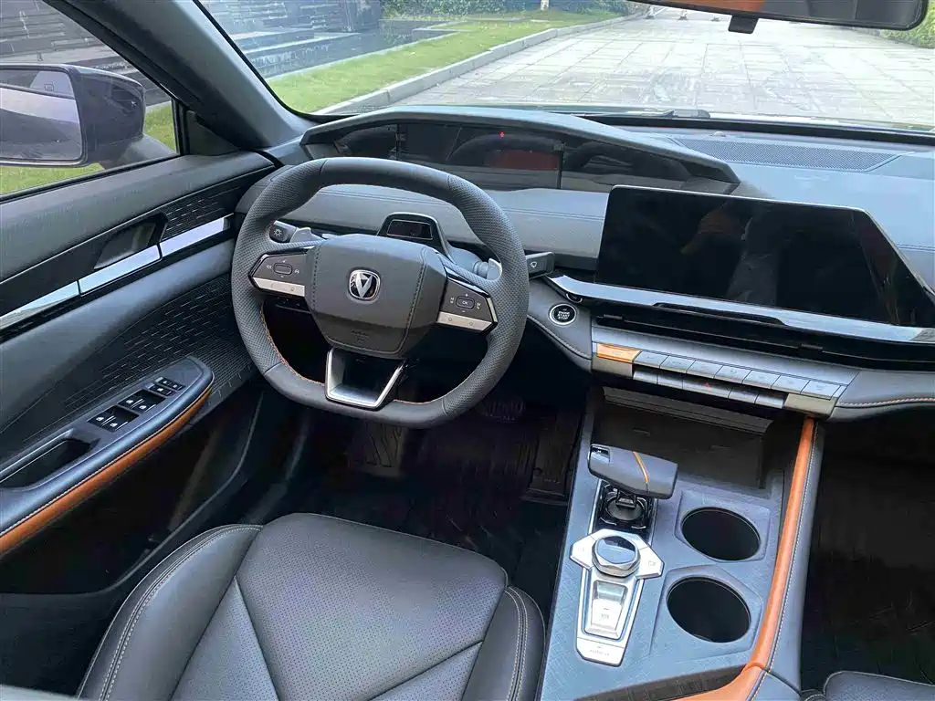 CHANGAN UNI-V