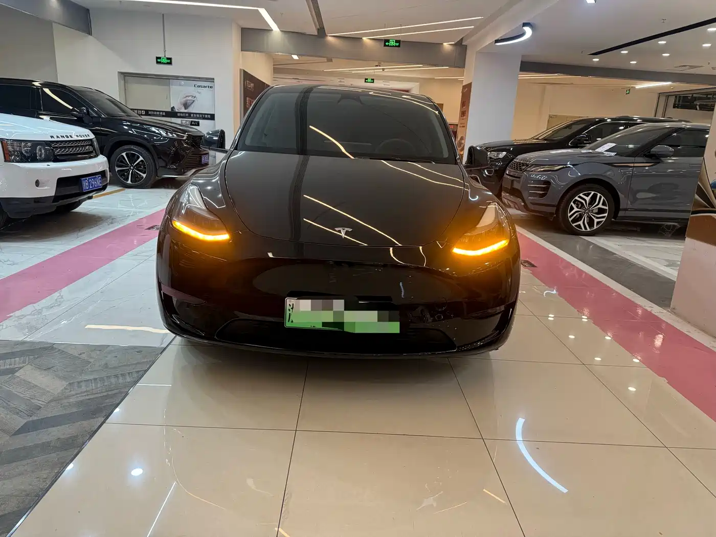 TESLA MODEL Y