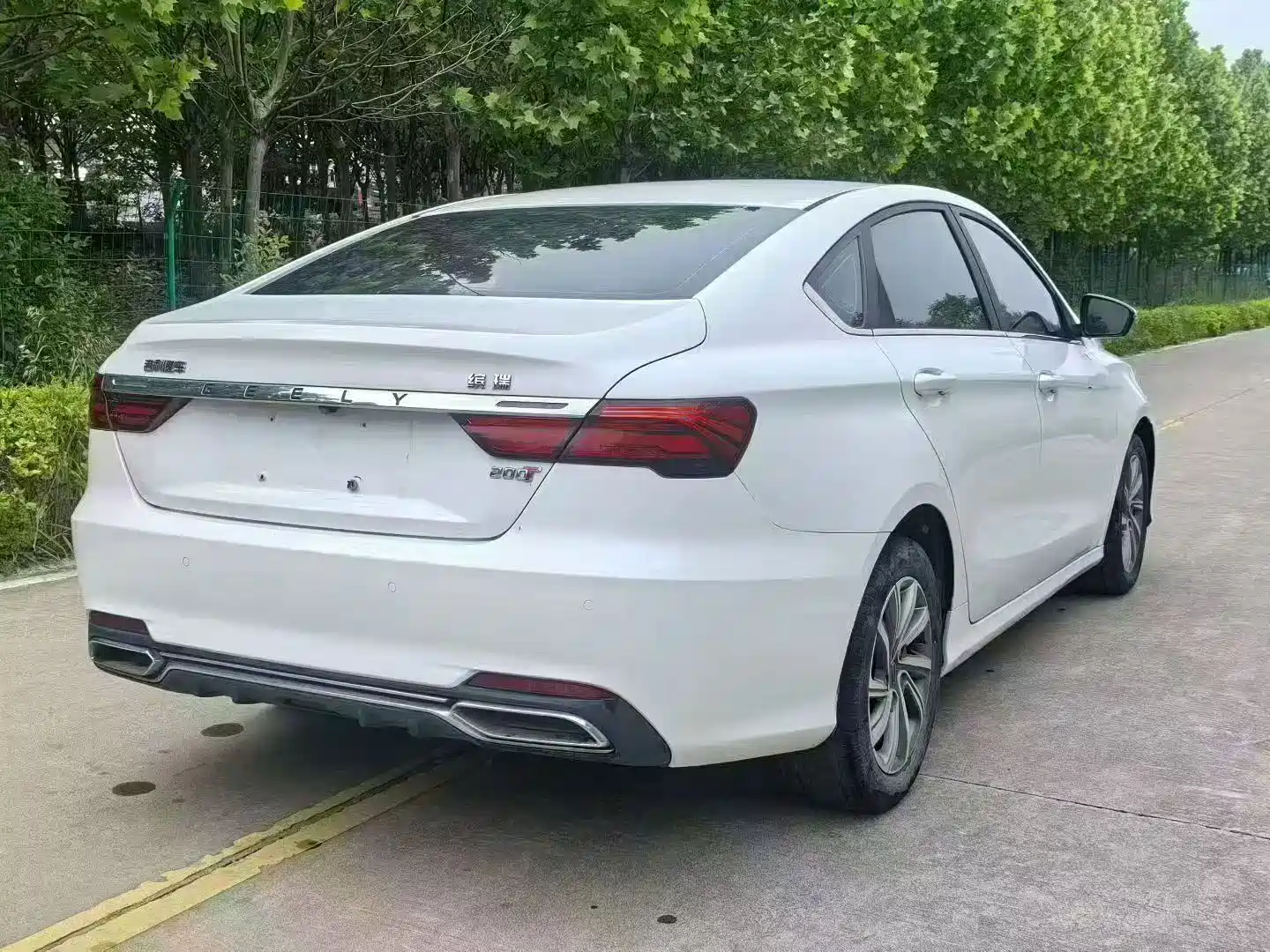Фото 4 - Geely Binrui