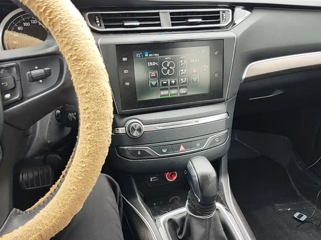 Peugeot 408 2014 1.8L Automatic Luxury Edition фото 20